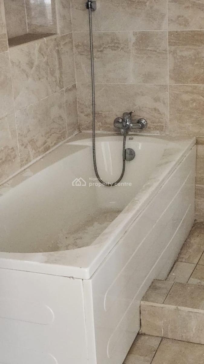 Clean 🧼 4 Bedroom Semi Detached House  with  a Room  Bq, Lekki Phase 1, Lekki, Lagos, Semi-detached Bungalow for Rent