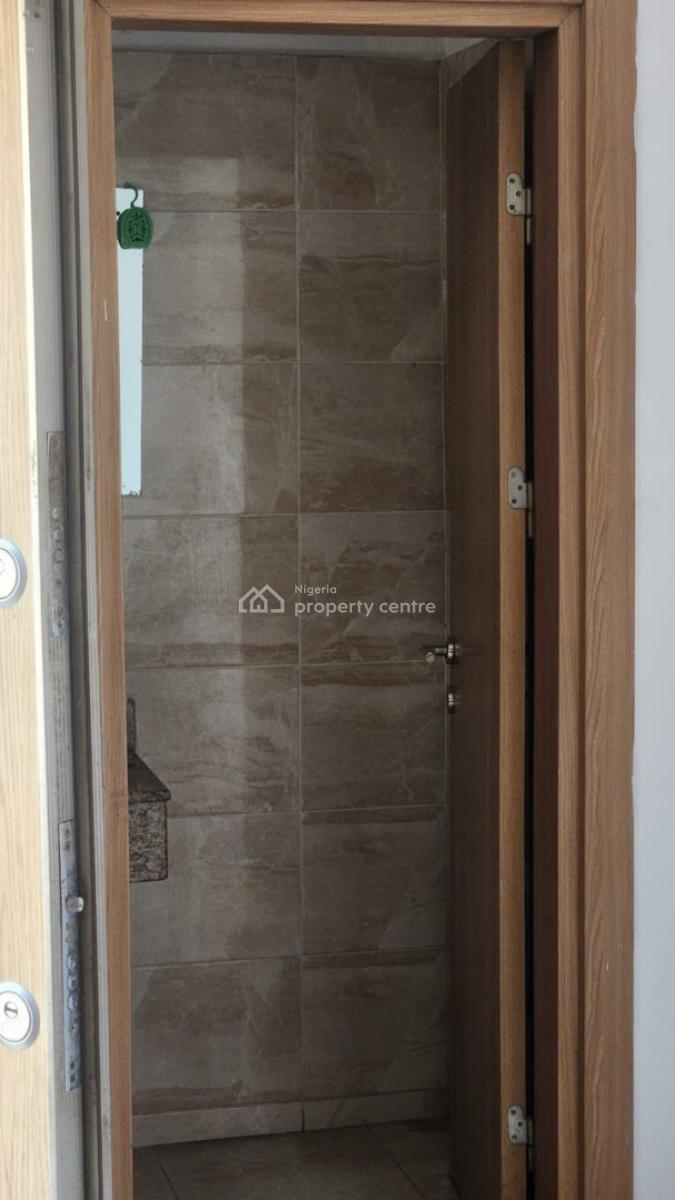 Clean 🧼 4 Bedroom Semi Detached House  with  a Room  Bq, Lekki Phase 1, Lekki, Lagos, Semi-detached Bungalow for Rent