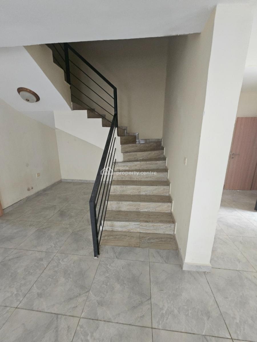 Spacious 3-bedroom Terrace with Bq, Off Freedom Way, Lekki Phase 1, Lekki, Lagos, Terraced Duplex for Rent