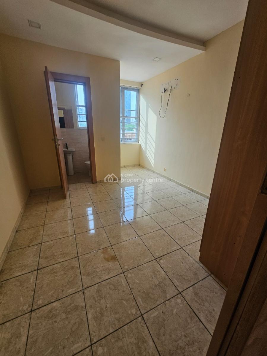 Spacious 3-bedroom Terrace with Bq, Off Freedom Way, Lekki Phase 1, Lekki, Lagos, Terraced Duplex for Rent