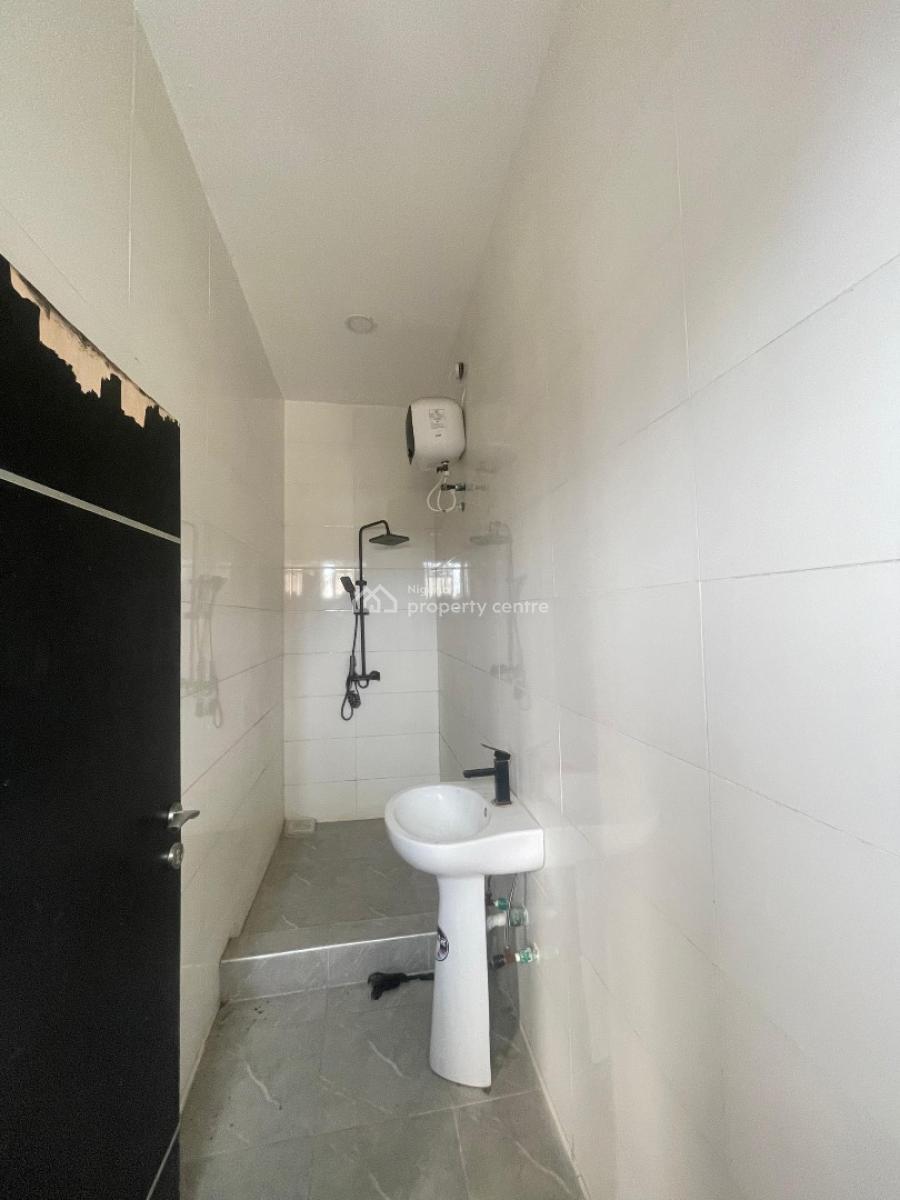 Spacious 2 Bedroom Apartment, Lekki Conservation Axis, Lekki, Lagos, Flat / Apartment for Rent