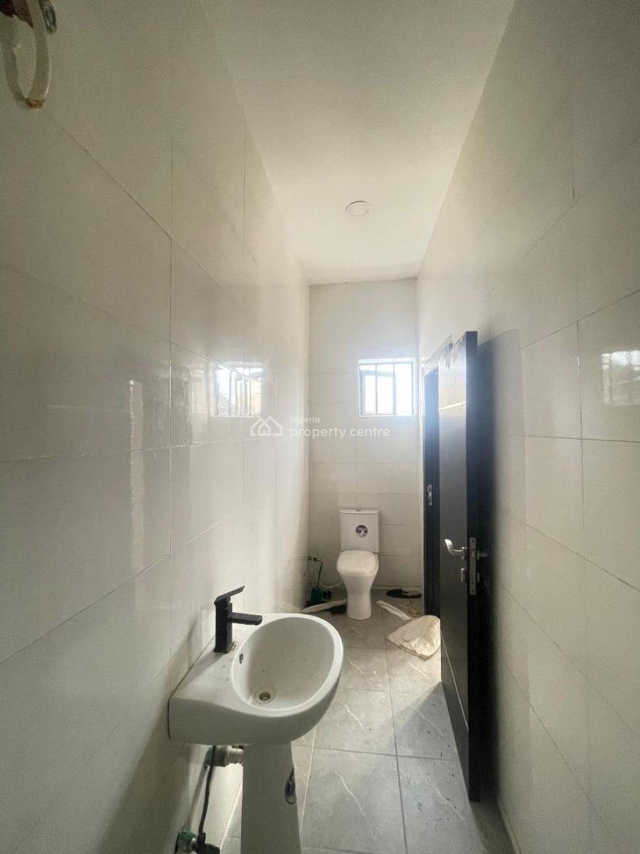 Spacious 2 Bedroom Apartment, Lekki Conservation Axis, Lekki, Lagos, Flat / Apartment for Rent