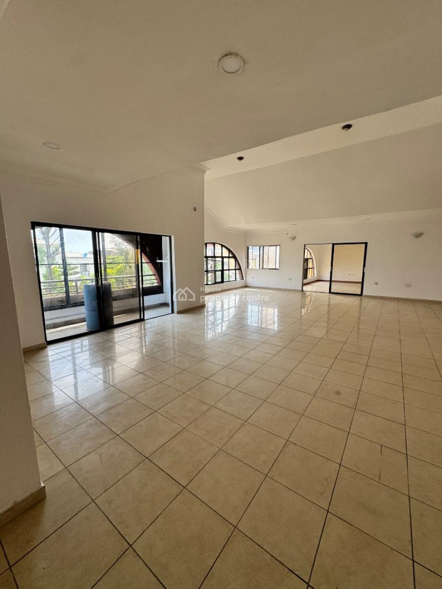 Massive 4 Bedroom Penthouse with Bq, Lekki Phase 1, Lekki, Lagos, Flat / Apartment for Rent