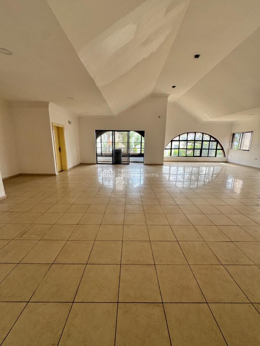 Massive 4 Bedroom Penthouse with Bq, Lekki Phase 1, Lekki, Lagos, Flat / Apartment for Rent