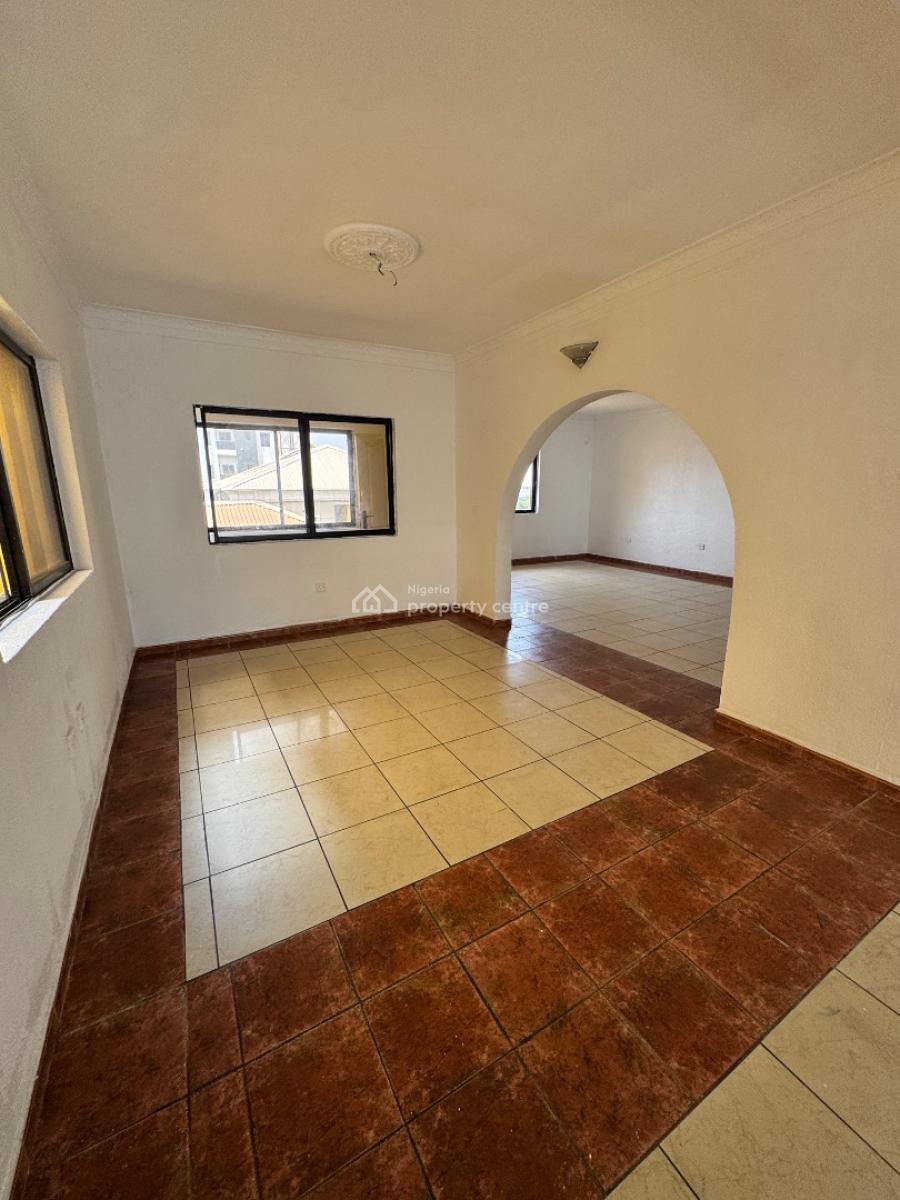 Massive 4 Bedroom Penthouse with Bq, Lekki Phase 1, Lekki, Lagos, Flat / Apartment for Rent