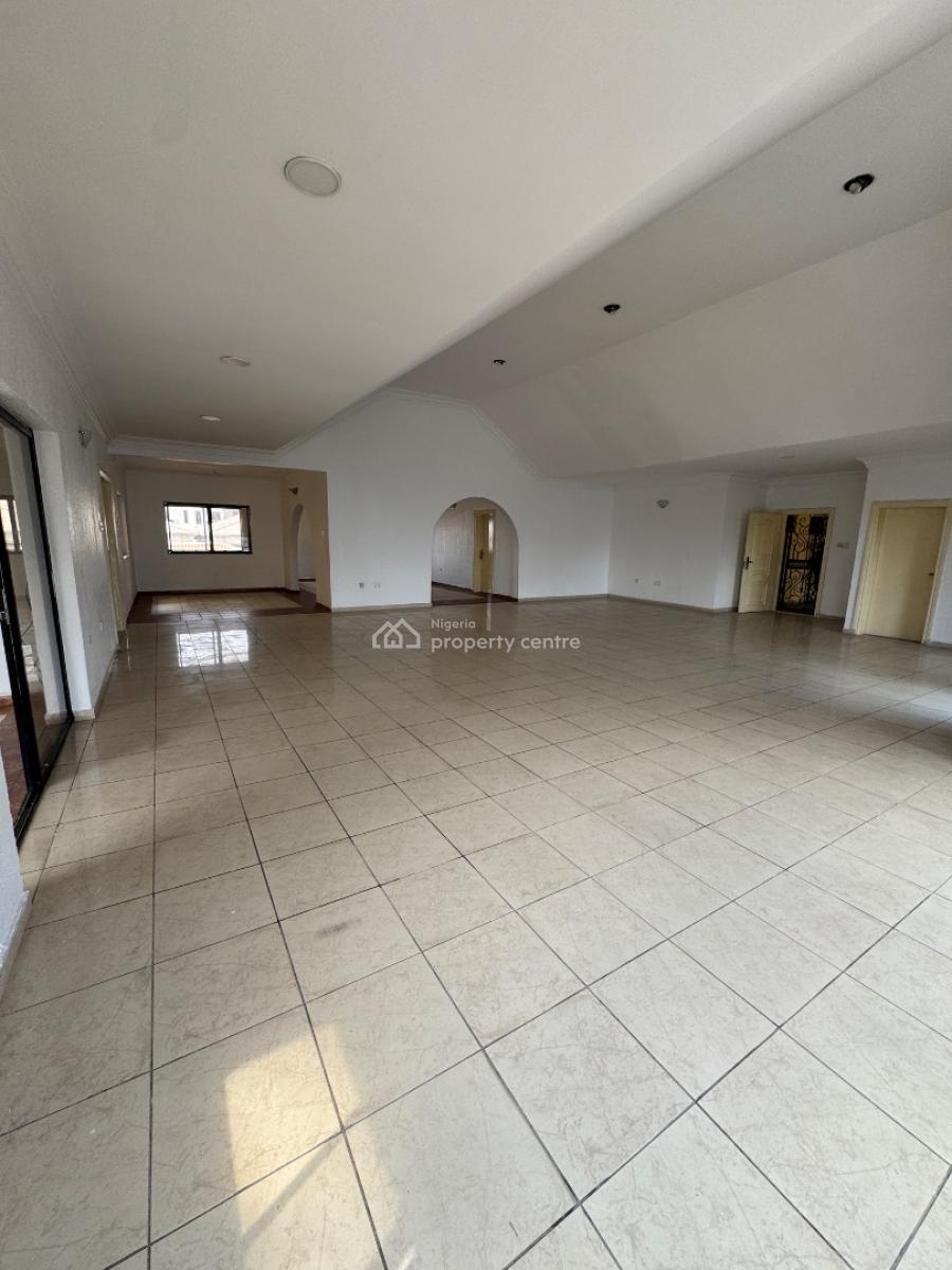 Massive 4 Bedroom Penthouse with Bq, Lekki Phase 1, Lekki, Lagos, Flat / Apartment for Rent