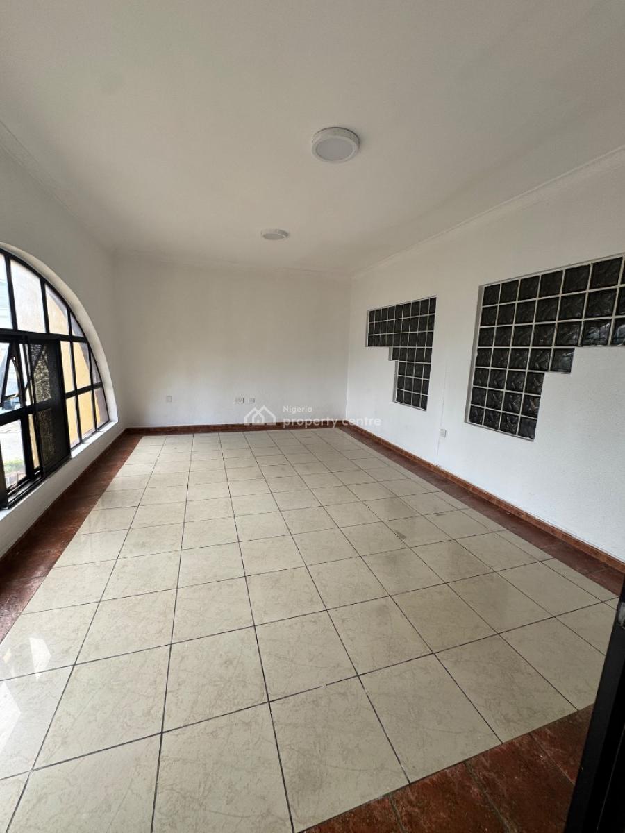 Massive 4 Bedroom Penthouse with Bq, Lekki Phase 1, Lekki, Lagos, Flat / Apartment for Rent