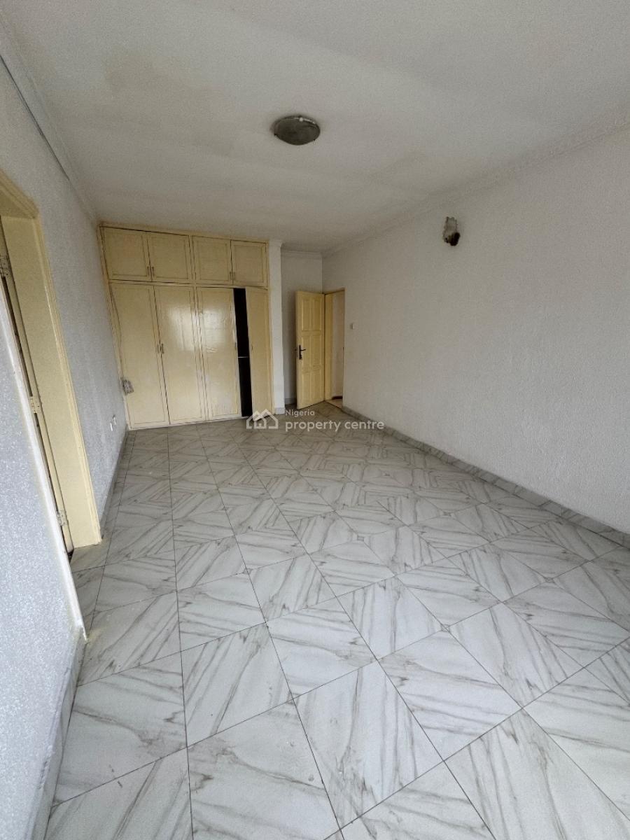 Massive 4 Bedroom Penthouse with Bq, Lekki Phase 1, Lekki, Lagos, Flat / Apartment for Rent