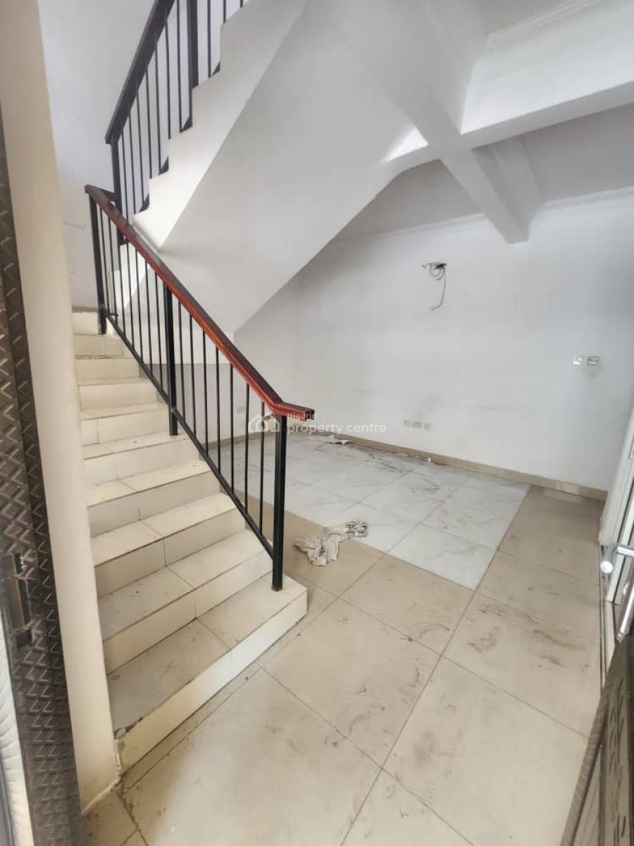 Serviced 4bedroom Terrace with Big Bq Executive Estate, Chevron Drive, Lekki, Lagos, Terraced Duplex for Rent