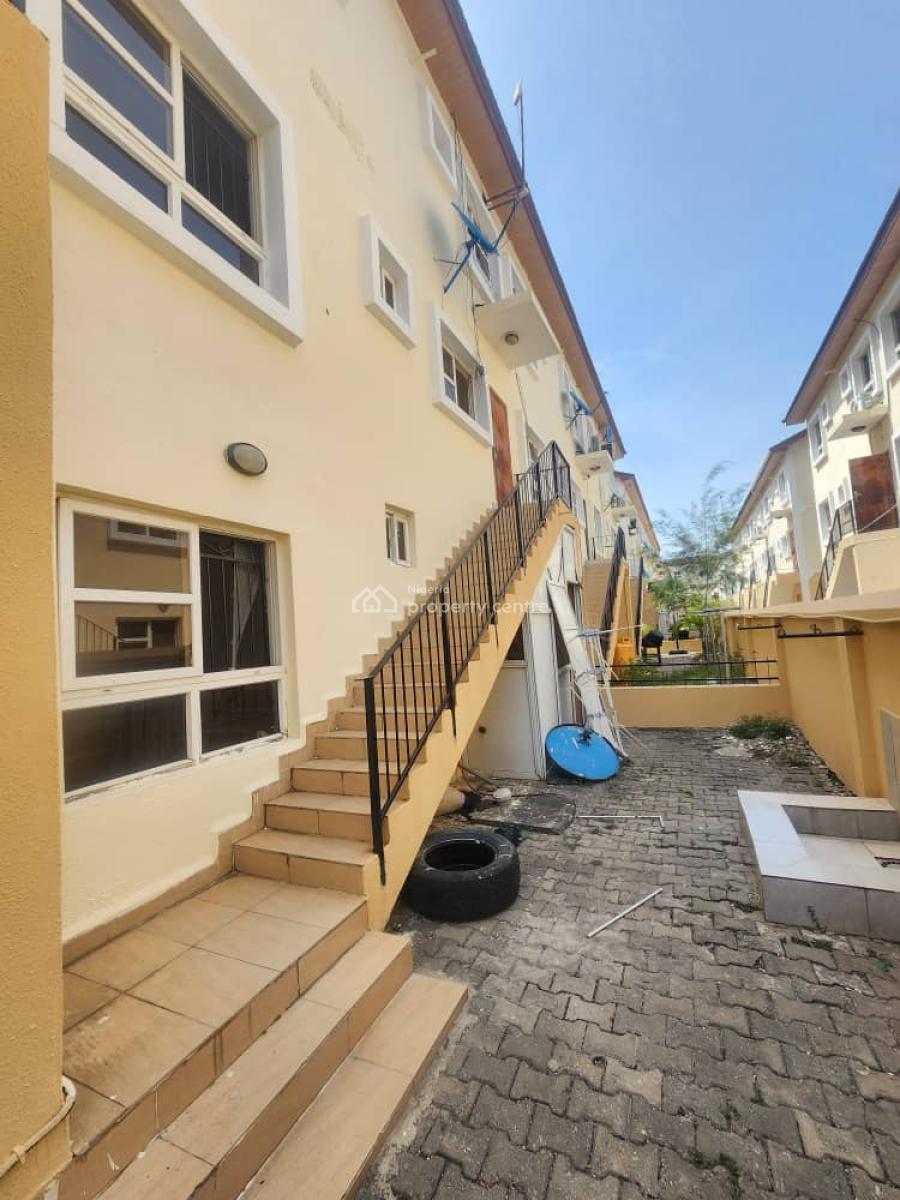 Serviced 4bedroom Terrace with Big Bq Executive Estate, Chevron Drive, Lekki, Lagos, Terraced Duplex for Rent