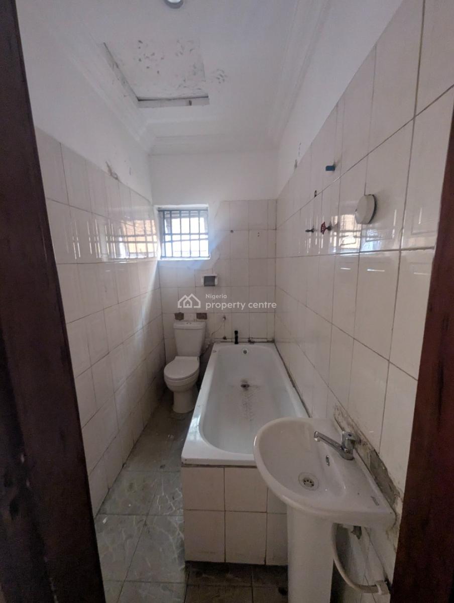 Ensuite 4 Bedroom Duplex with a Room Bq, Cmd Road, Gra Phase 2, Magodo, Lagos, Flat / Apartment for Rent