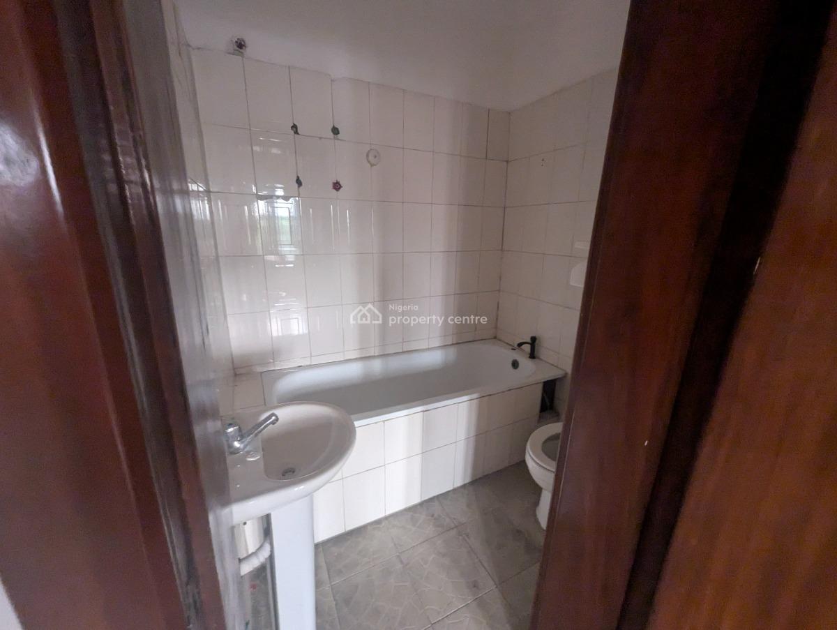 Ensuite 4 Bedroom Duplex with a Room Bq, Cmd Road, Gra Phase 2, Magodo, Lagos, Flat / Apartment for Rent
