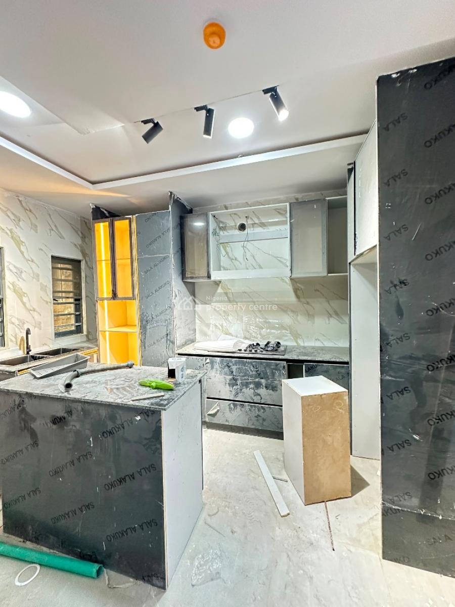 3 Bedroom Apartment, Lekki Phase 1, Lekki, Lagos, Flat / Apartment for Sale