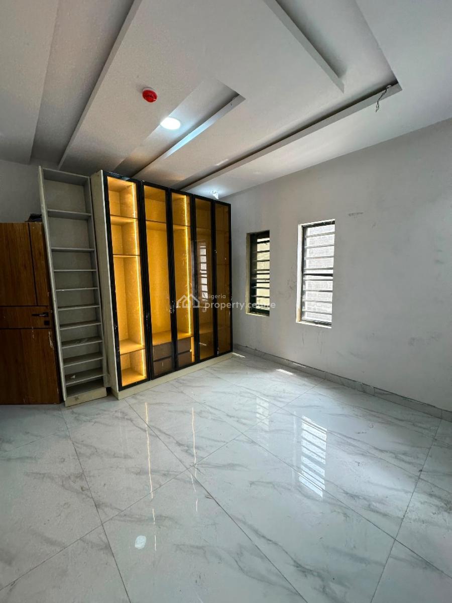 3 Bedroom Apartment, Lekki Phase 1, Lekki, Lagos, Flat / Apartment for Sale