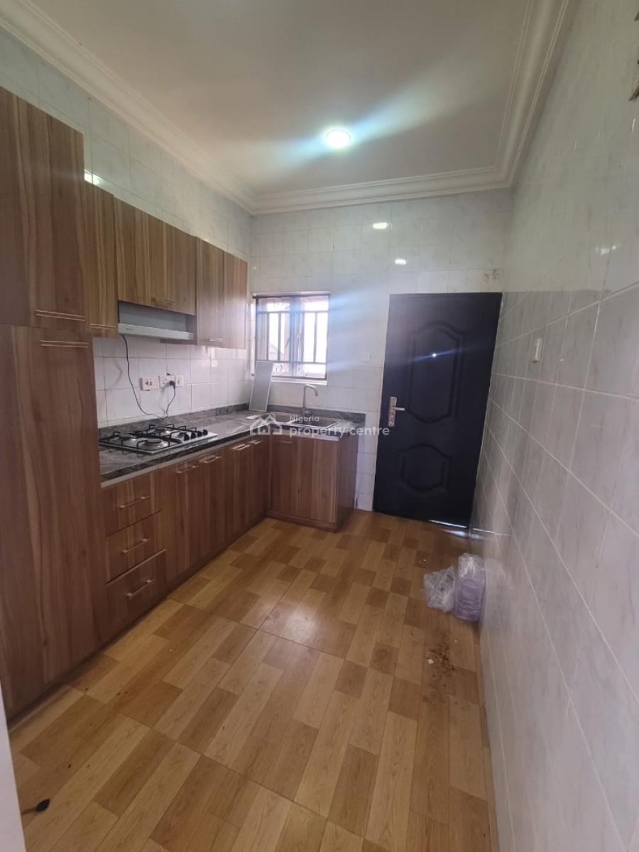 Lovely 1 Bedroom Apartment on 2nd Floor, Lekki Phase 1, Lekki, Lagos, Flat / Apartment for Rent