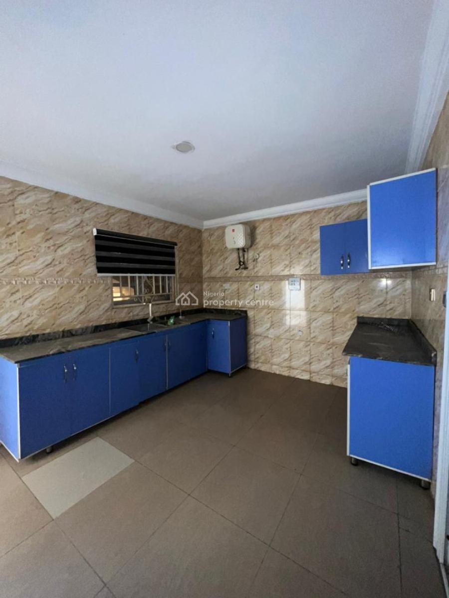Spacious Three Bedrooms Flat, Tarred Road, Mabushi, Abuja, Flat / Apartment for Rent