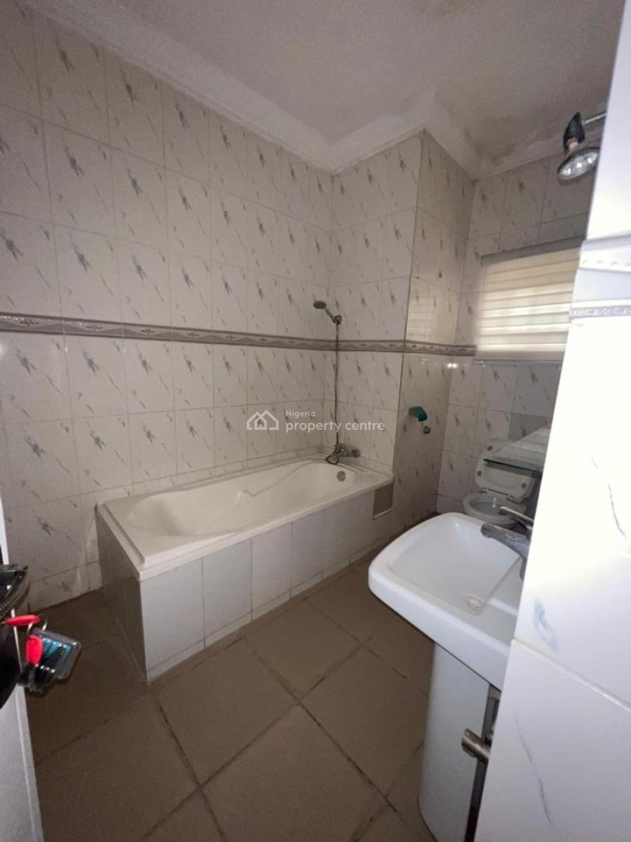 Spacious Three Bedrooms Flat, Tarred Road, Mabushi, Abuja, Flat / Apartment for Rent