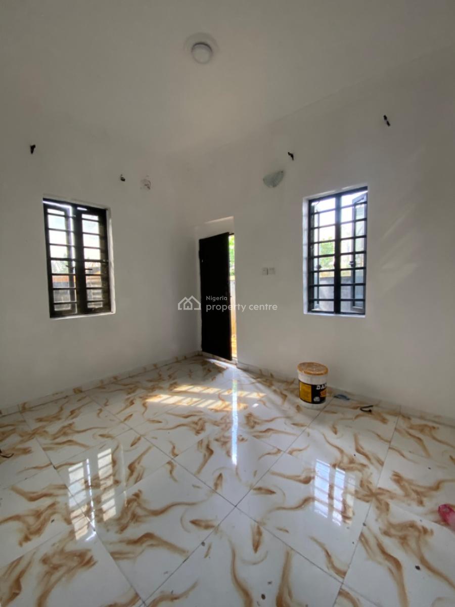 an Executive One Bedroom Apartment, Newtown Estate Ogombo Ajah Lekki, Lekki, Lagos, Mini Flat (room and Parlour) for Rent