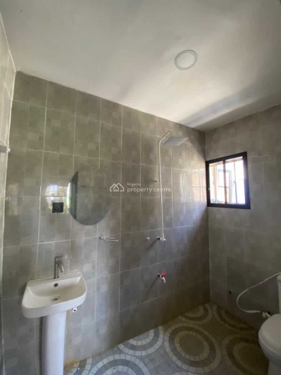 an Executive Three Bedroom Apartment Upstairs, Goodnews Estate Extension, Before Novare Shoprite Sangotedo Ajah, Lekki, Lagos, Flat / Apartment for Rent