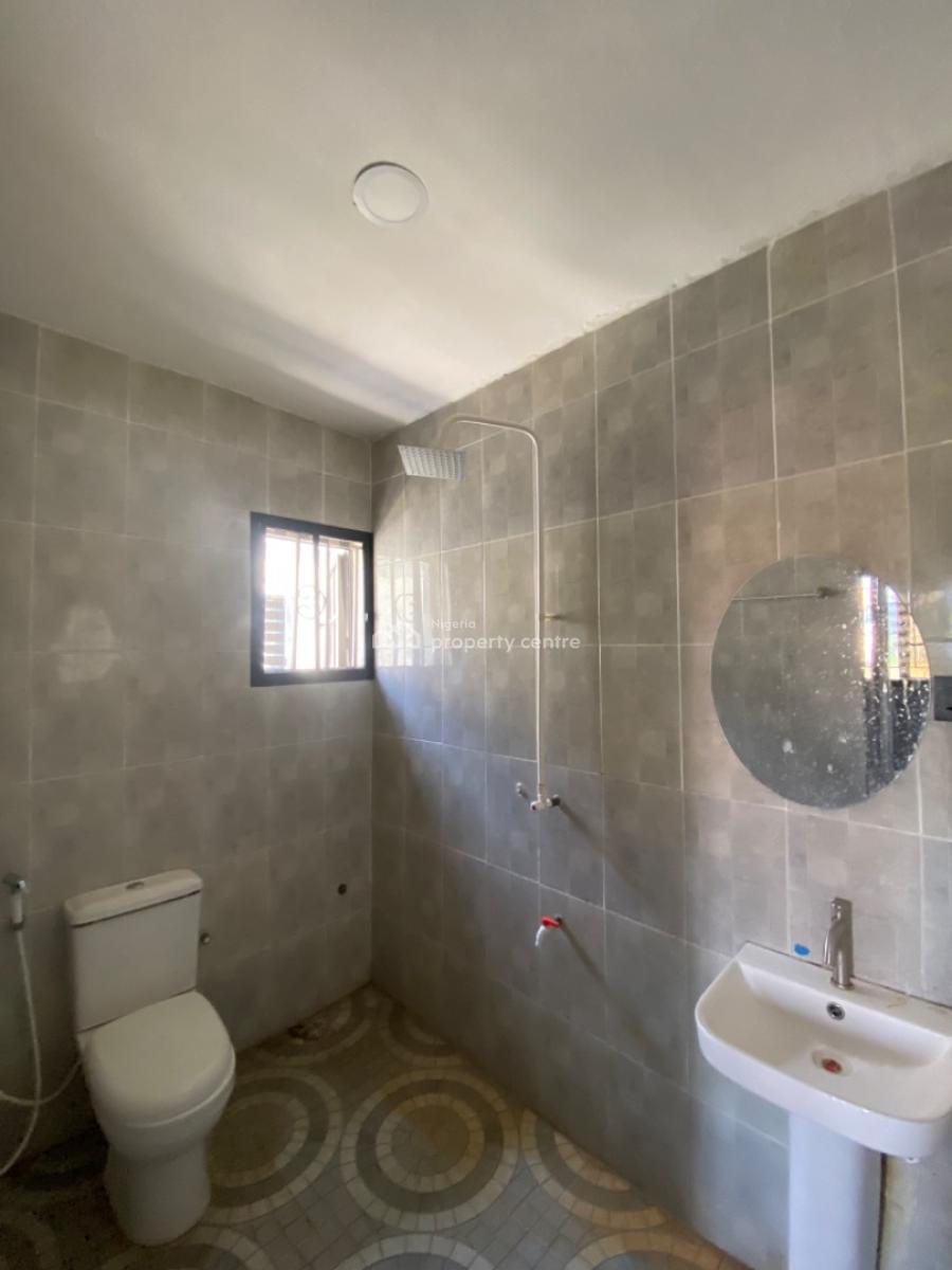 an Executive Three Bedroom Apartment Upstairs, Goodnews Estate Extension, Before Novare Shoprite Sangotedo Ajah, Lekki, Lagos, Flat / Apartment for Rent