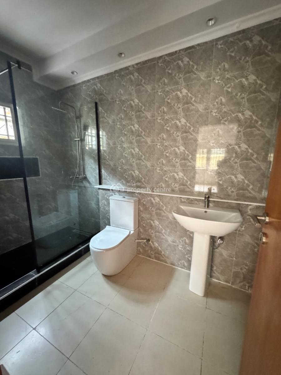 Fully Serviced 3 Bedroom Apartment with Bq, Lekki Phase 1, Lekki, Lagos, Flat / Apartment for Rent