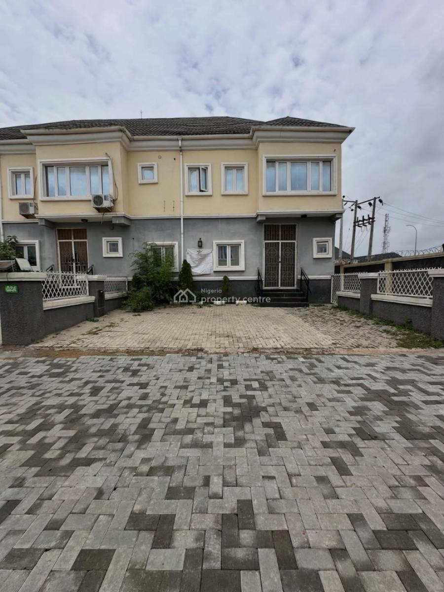 4 Bedroom Semi Detached Duplex +  Family Lounge + Private Backyard, Idu Industrial, Abuja, Semi-detached Duplex for Sale