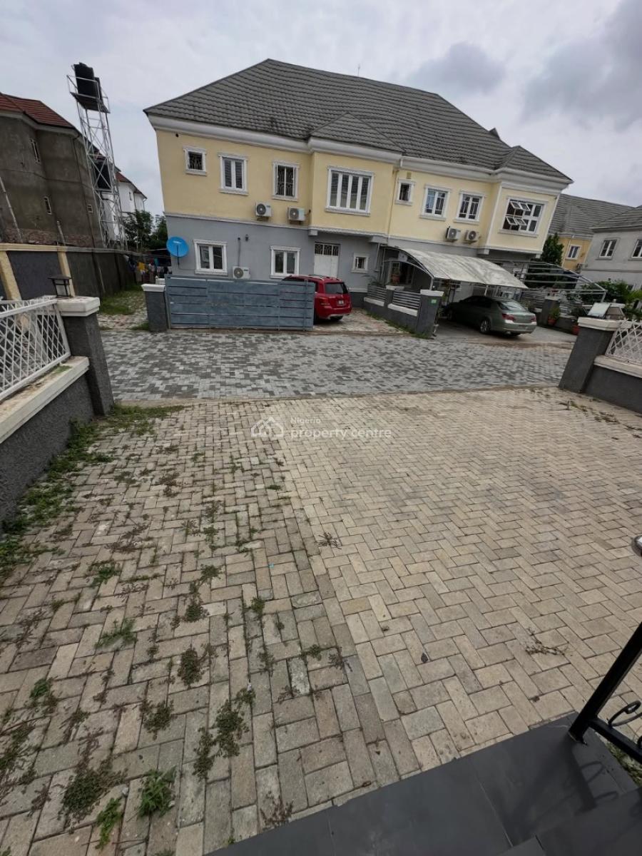 4 Bedroom Semi Detached Duplex +  Family Lounge + Private Backyard, Idu Industrial, Abuja, Semi-detached Duplex for Sale