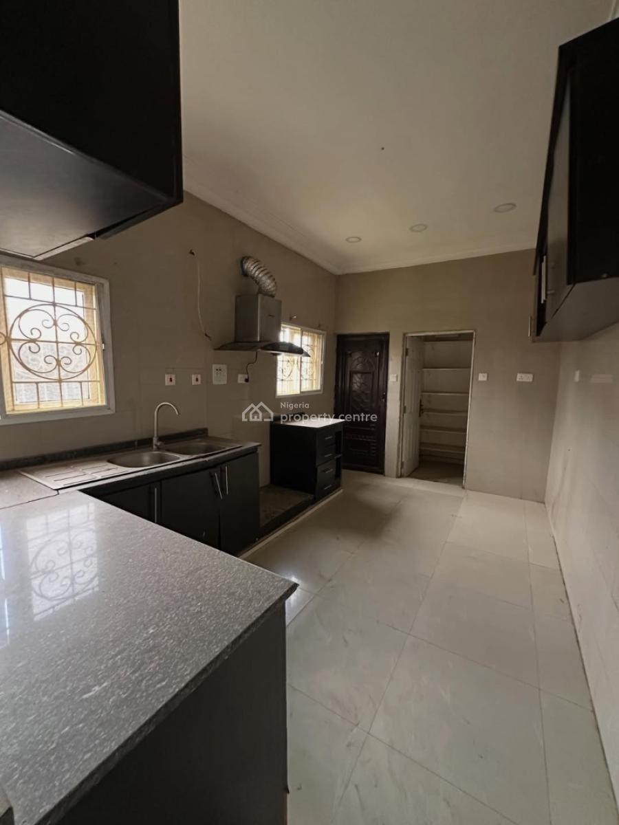 4 Bedroom Semi Detached Duplex +  Family Lounge + Private Backyard, Idu Industrial, Abuja, Semi-detached Duplex for Sale