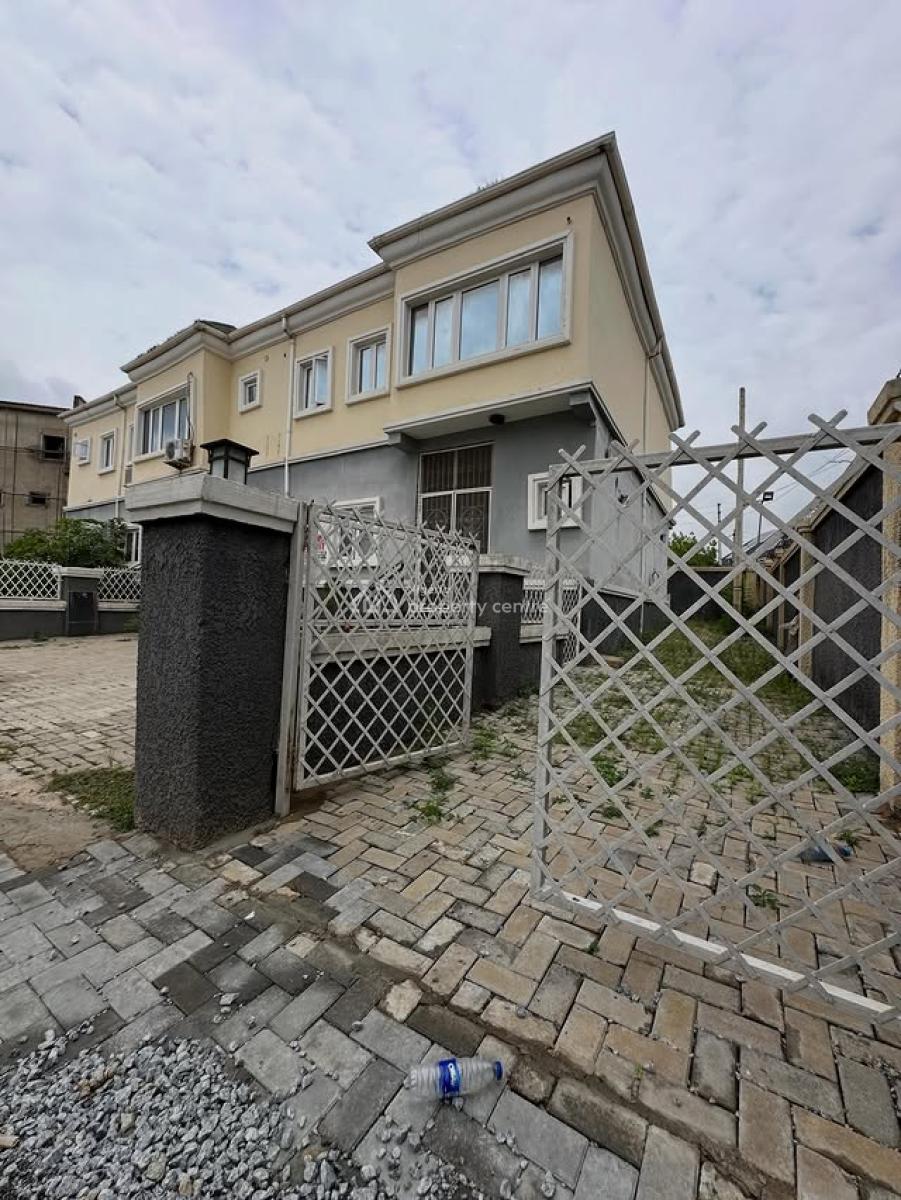 4 Bedroom Semi Detached Duplex +  Family Lounge + Private Backyard, Idu Industrial, Abuja, Semi-detached Duplex for Sale