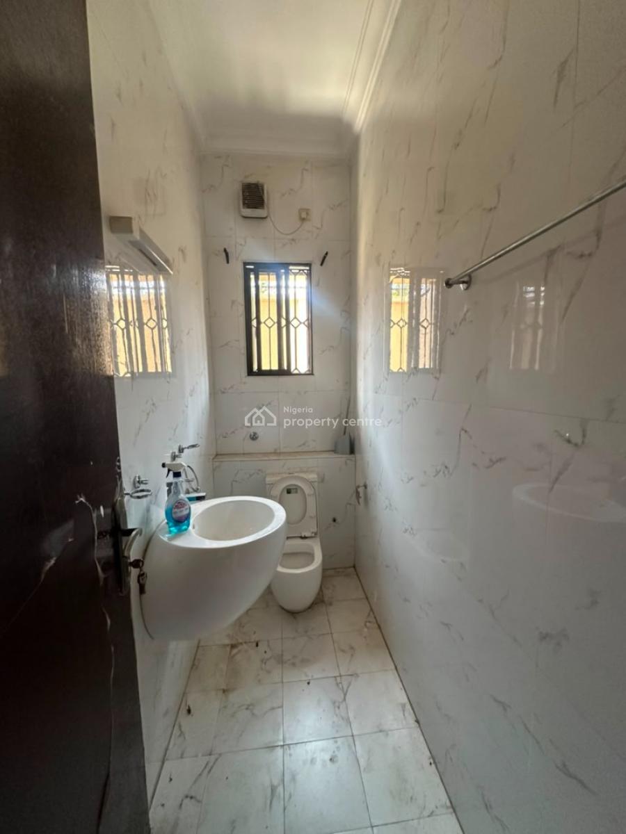 Well Built 3 Bedroom Flat ( Basement), Wuye, Abuja, Flat / Apartment for Rent