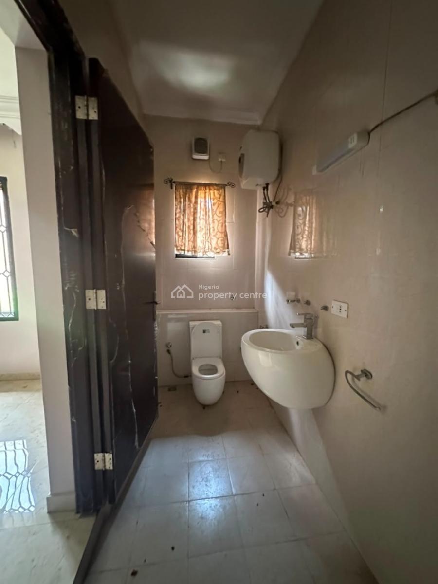 Well Built 3 Bedroom Flat ( Basement), Wuye, Abuja, Flat / Apartment for Rent