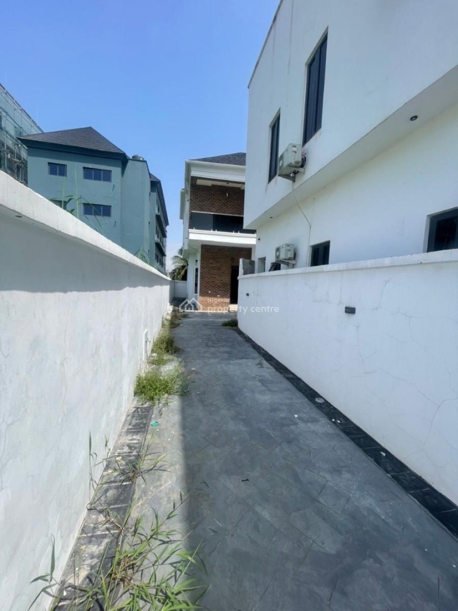 Spacious 5 Bedroom Fully Detached Duplex with Bq, Lekki Phase 1, Lekki, Lagos, Detached Duplex for Sale
