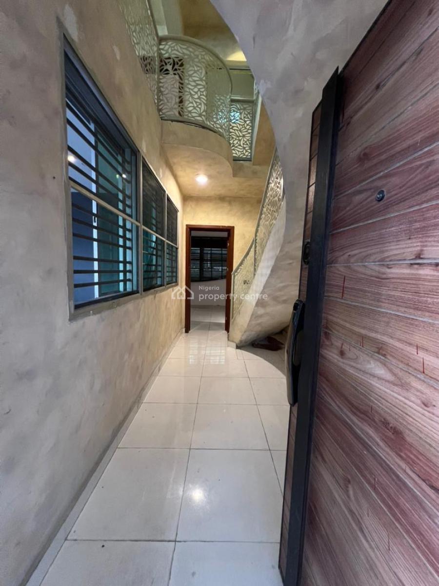 4bedroom Townhouse with a Room Bq in a Secured Estate, Lekki Phase 1, Lekki Phase 1, Lekki, Lagos, Terraced Duplex for Rent