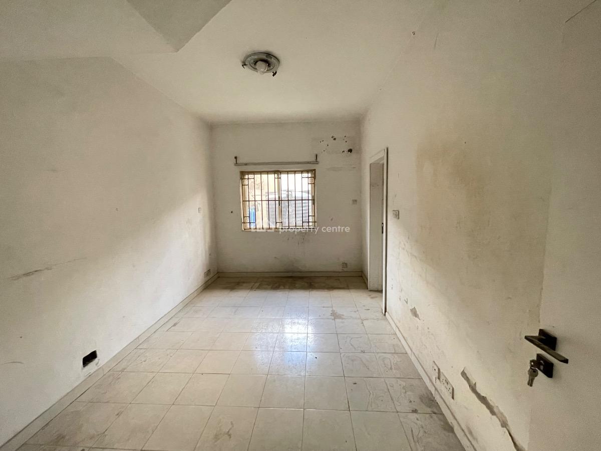 4 Bedroom Semi Detached Duplex with 2 Rooms Bq, Off Admiralty Road, Lekki Phase 1, Lekki, Lagos, Semi-detached Bungalow for Rent