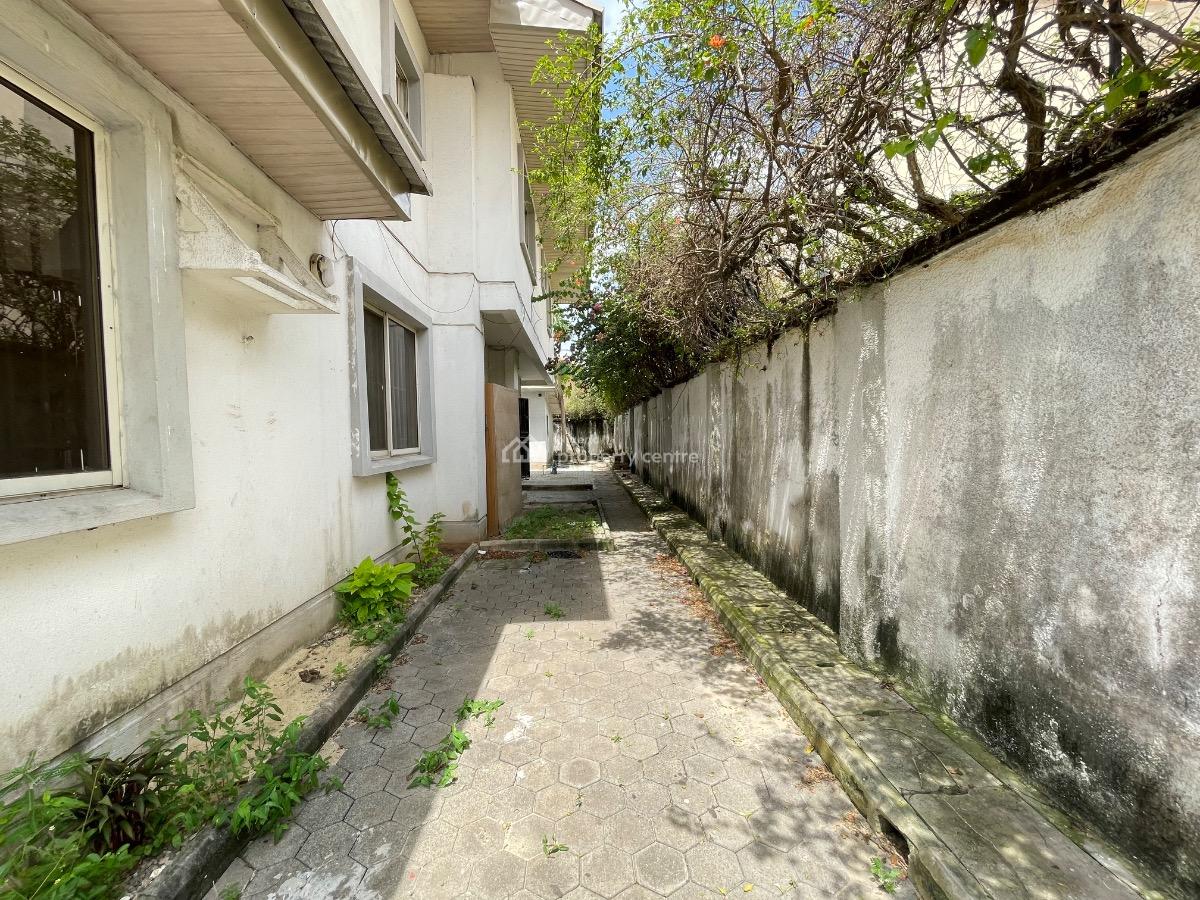 4 Bedroom Semi Detached Duplex with 2 Rooms Bq, Off Admiralty Road, Lekki Phase 1, Lekki, Lagos, Semi-detached Bungalow for Rent