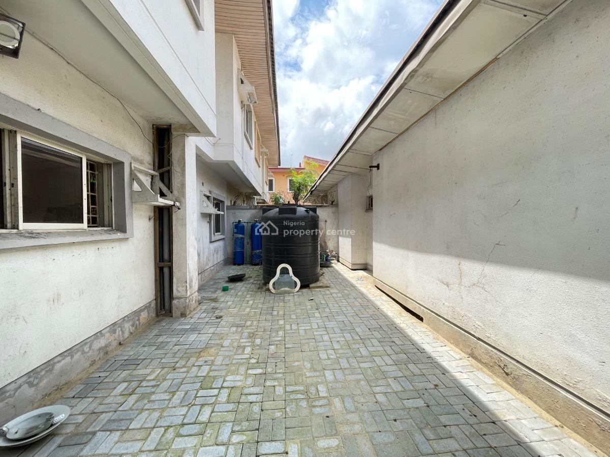 4 Bedroom Semi Detached Duplex with 2 Rooms Bq, Off Admiralty Road, Lekki Phase 1, Lekki, Lagos, Semi-detached Bungalow for Rent
