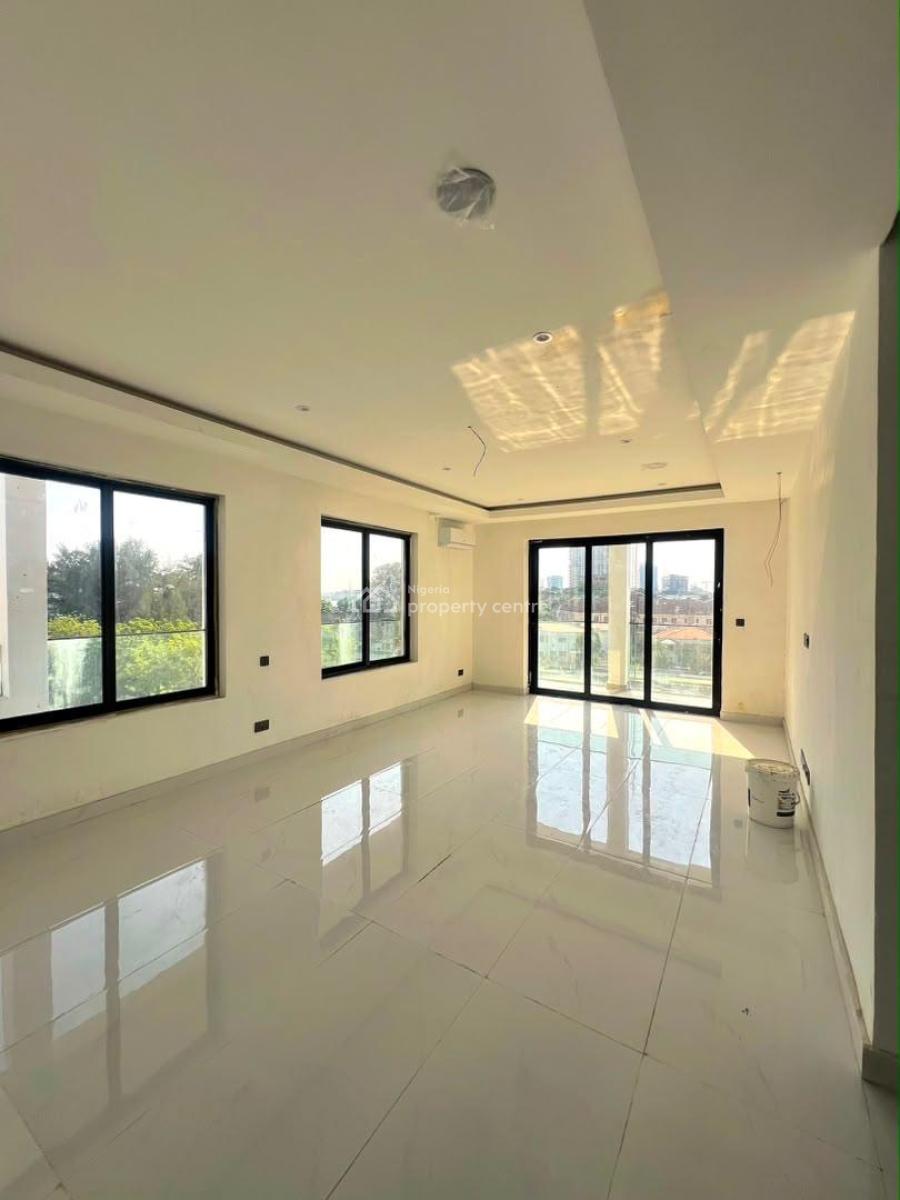 4 Bedroom Waterfront Maisonette with 2 Rooms Bq and Modern Facilities, Old Ikoyi, Ikoyi, Lagos, Block of Flats for Sale