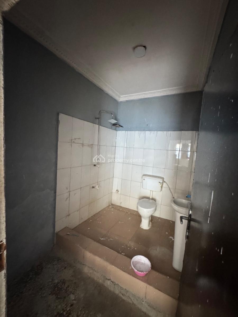Self Contain, Off Admiralty Way, Lekki Phase 1, Lekki, Lagos, Self Contain (single Rooms) for Rent