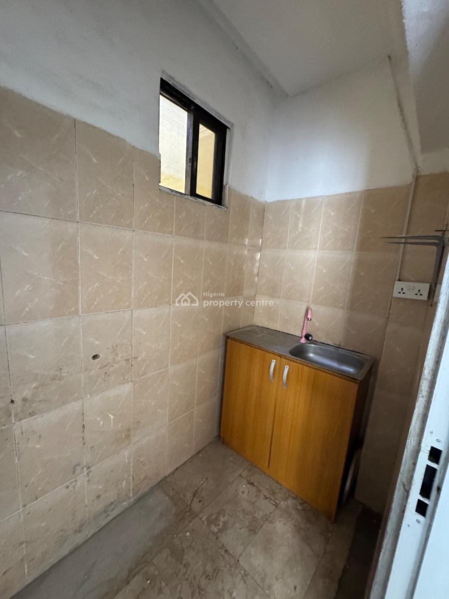 Self Contain, Off Admiralty Way, Lekki Phase 1, Lekki, Lagos, Self Contain (single Rooms) for Rent