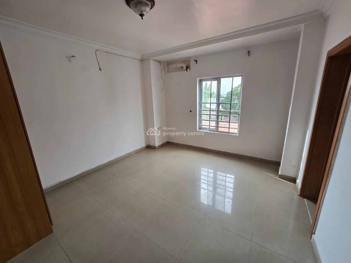 Spacious Newly Renovated Self-service One-bedroom Flat Apartment, Off Freedom Way, Lekki Phase 1, Lekki, Lagos, Flat / Apartment for Rent