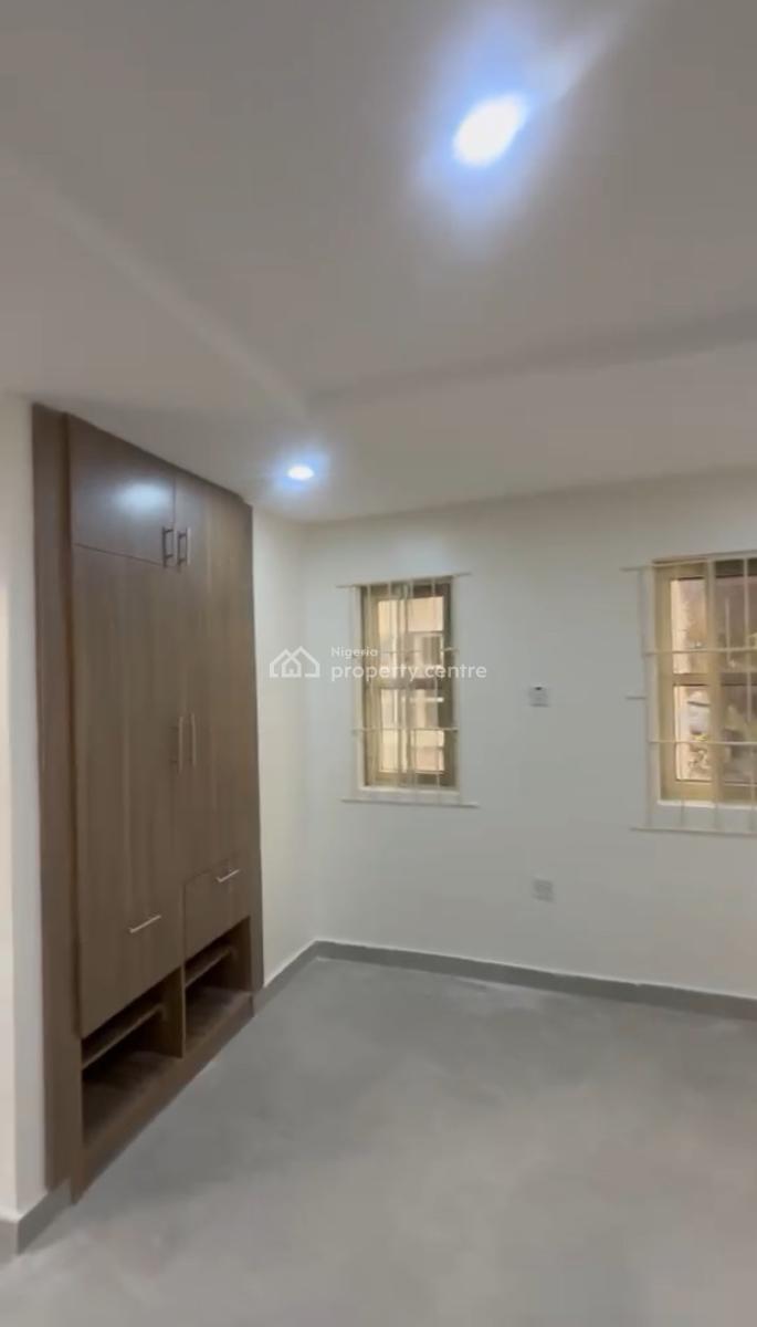Spacious Room Self Contain Off Bode Thomas, Surulere, Bode Thomas, Surulere, Lagos, Self Contain (single Rooms) for Rent