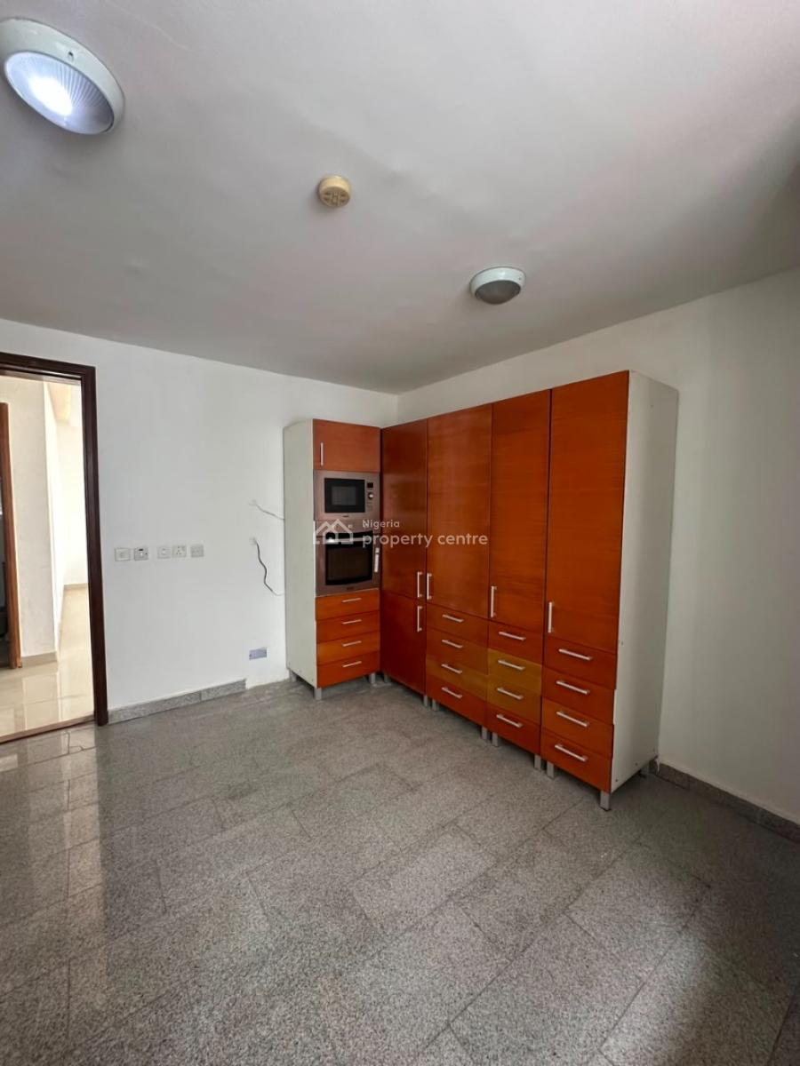 Well Maintained 3-bedroom Apartment on The First Floor, Banana Island, Ikoyi, Lagos, Flat / Apartment for Sale