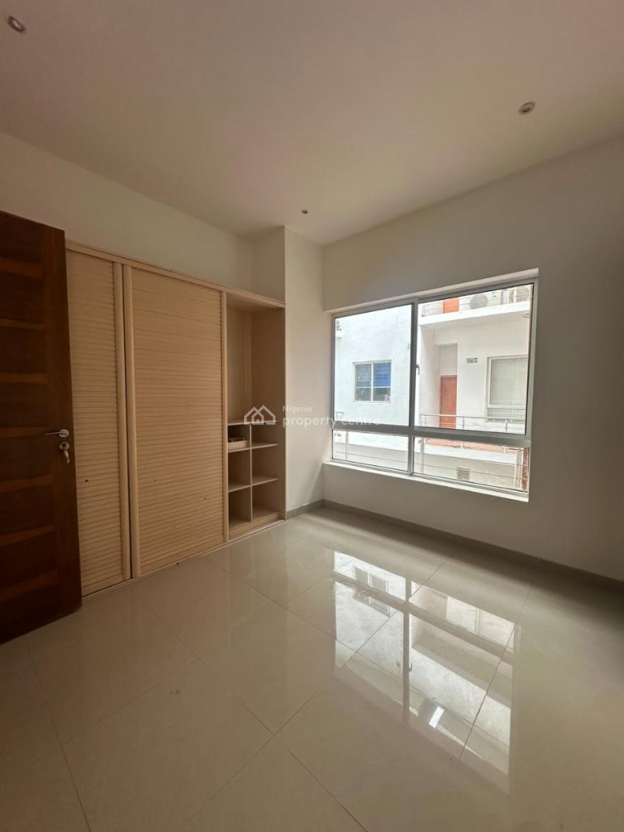 Well Maintained 3-bedroom Apartment on The First Floor, Banana Island, Ikoyi, Lagos, Flat / Apartment for Sale
