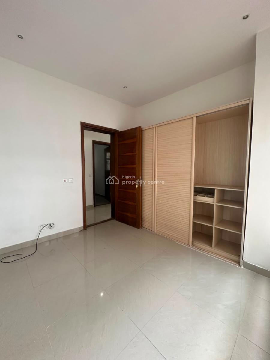 Well Maintained 3-bedroom Apartment on The First Floor, Banana Island, Ikoyi, Lagos, Flat / Apartment for Sale