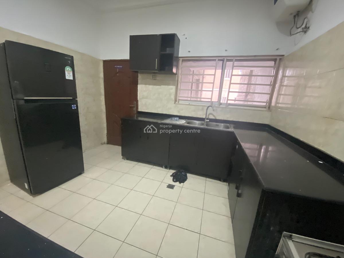 a Well Maintained 3bedroom on 2nd Floor with Bq and Pool, Lekki Phase 1, Lekki, Lagos, Flat / Apartment for Rent