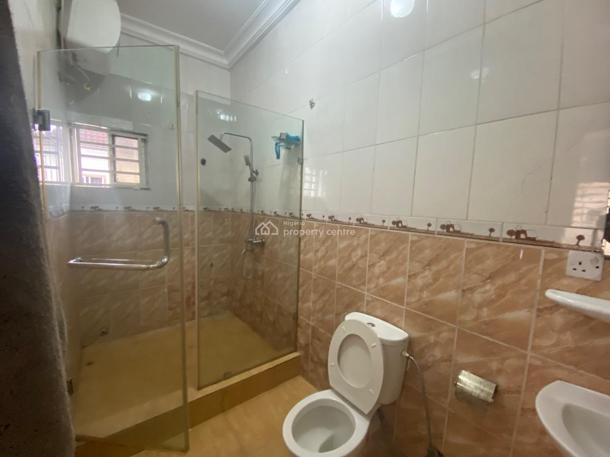 a Well Maintained 3bedroom on 2nd Floor with Bq and Pool, Lekki Phase 1, Lekki, Lagos, Flat / Apartment for Rent