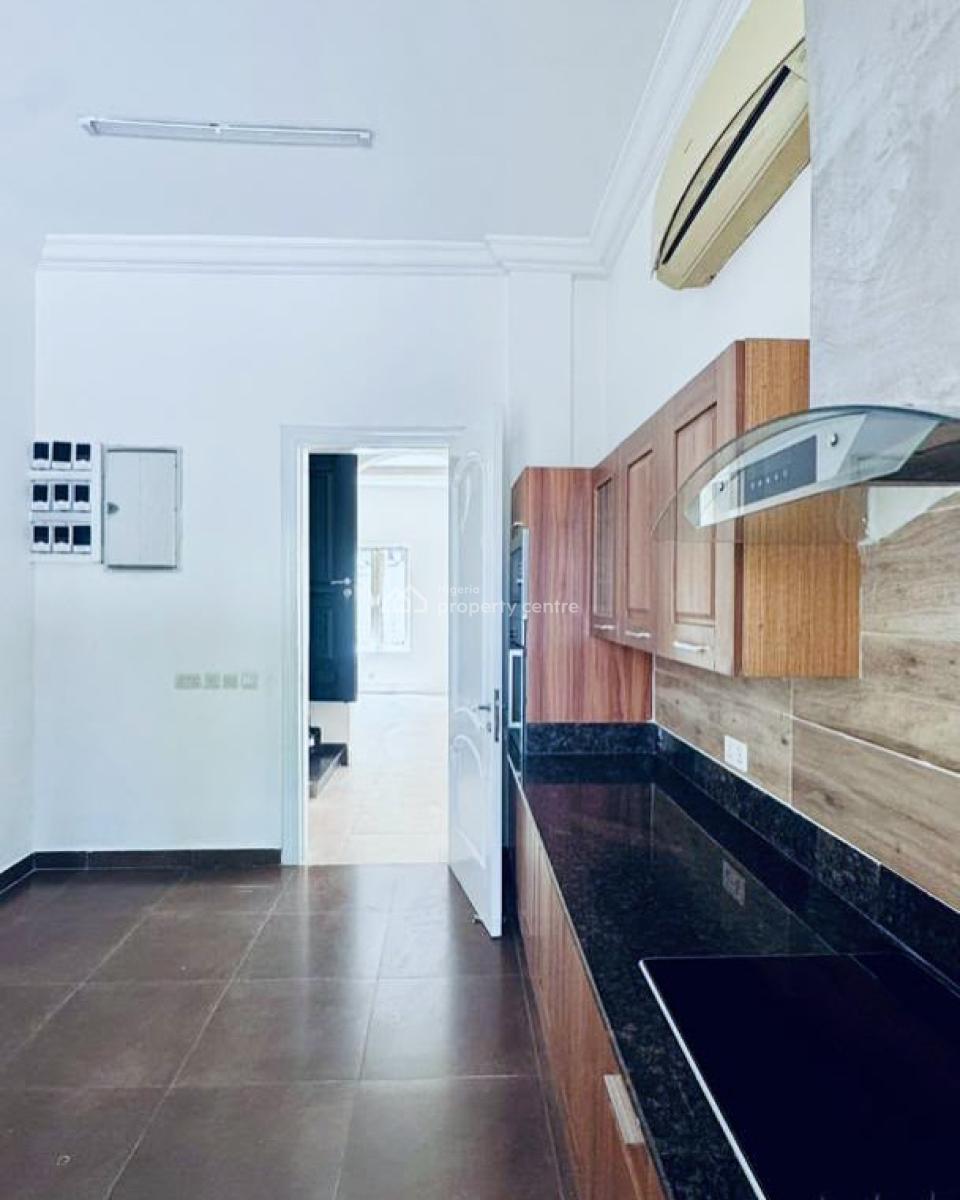 Newly Renovated 3 Bedroom Maisonette, Victoria Island (vi), Lagos, Flat / Apartment for Rent
