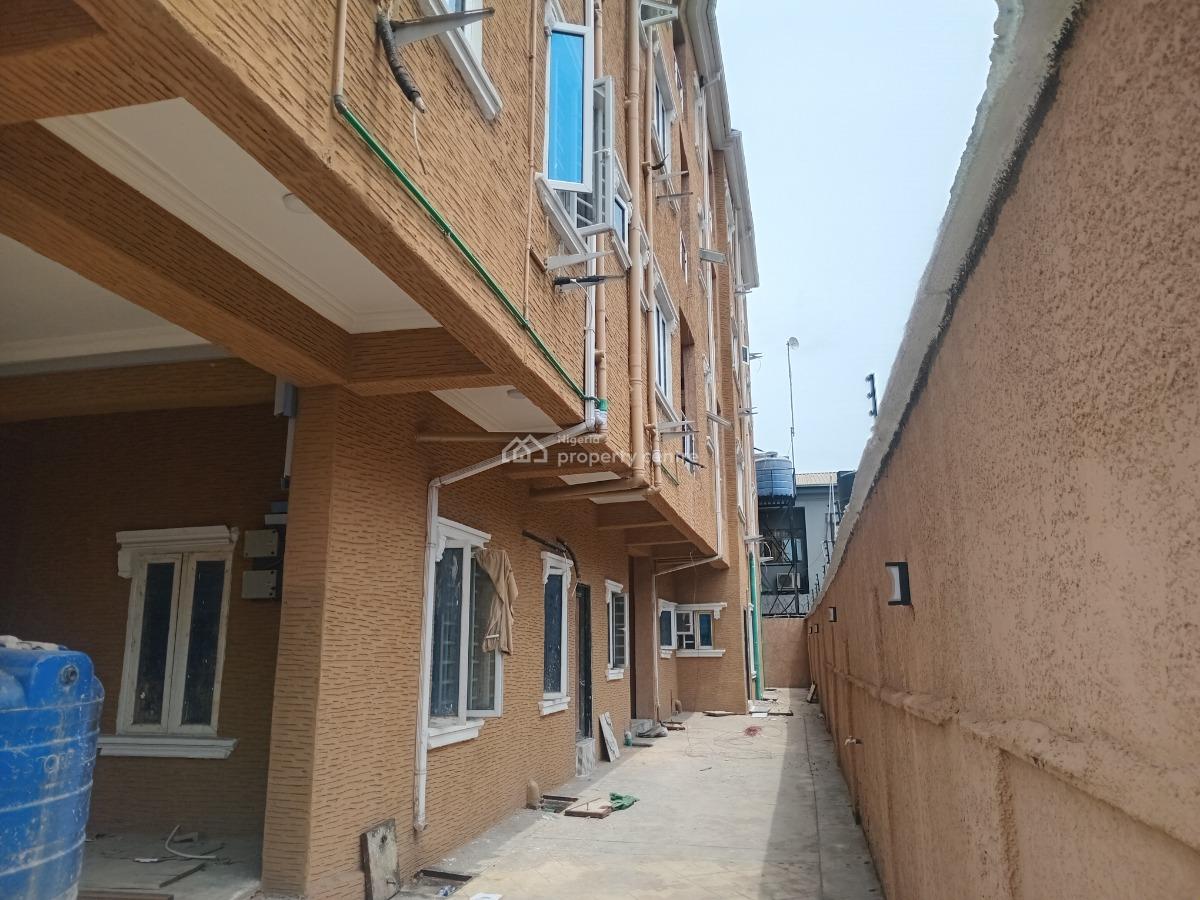 Peace Land Mini Flat, By Alagomeji Third Mainland Bridge, Adekunle, Yaba, Lagos, Mini Flat (room and Parlour) for Rent