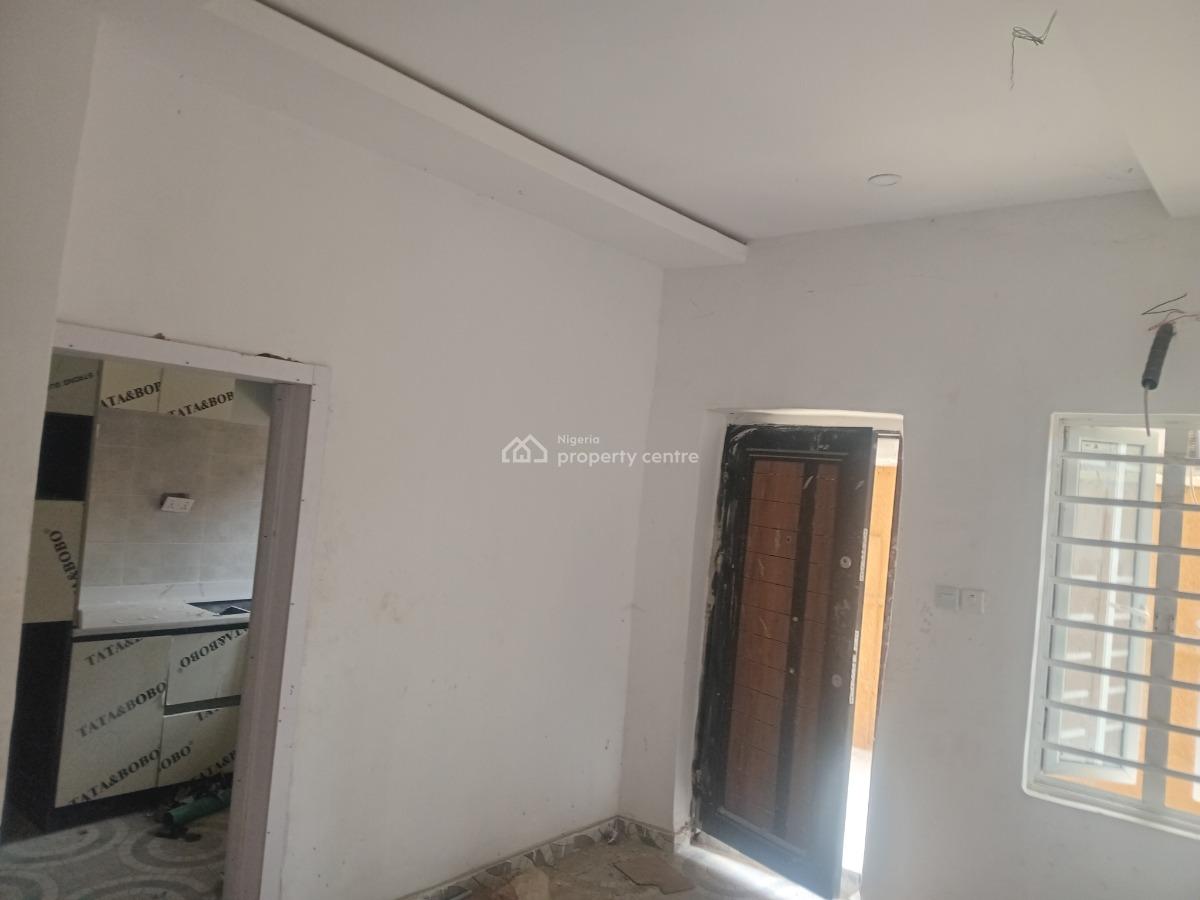 Peace Land Mini Flat, By Alagomeji Third Mainland Bridge, Adekunle, Yaba, Lagos, Mini Flat (room and Parlour) for Rent