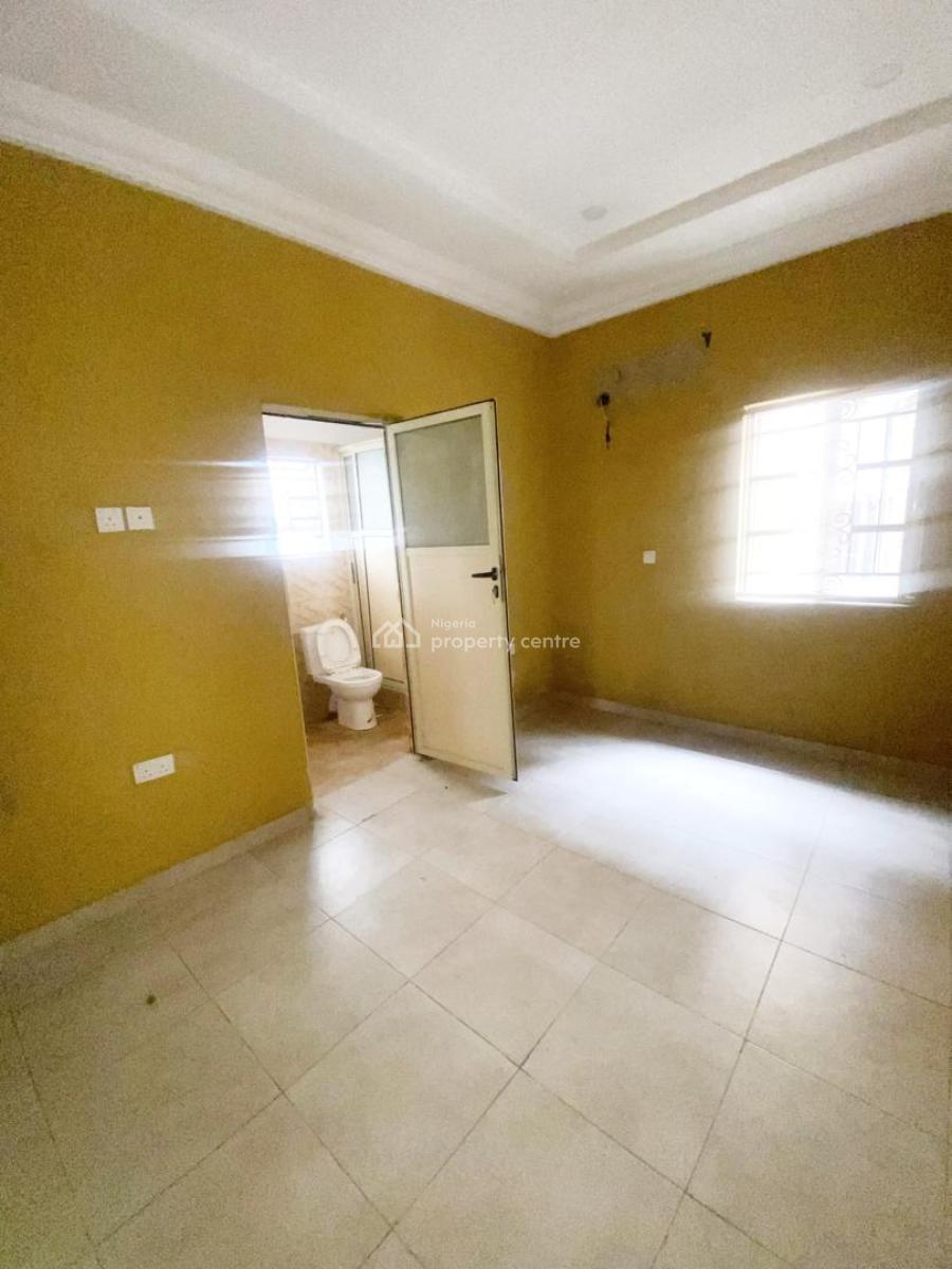 a Well Maintained 5 Bedroom Terraced Duplex with Bq in Western Area, Magodo Phase 1, Gra Phase 1, Magodo, Lagos, Terraced Duplex for Rent
